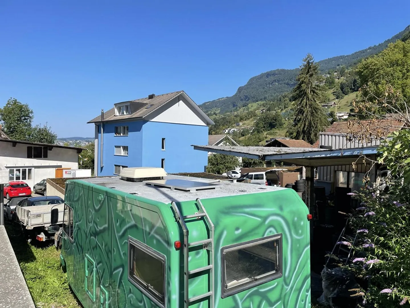 CASA RIVIERA A VITZNAU ELEGANTI APPARTAMENTI DI 3,5 STANZE AL 2° PIANO NEL VILLAGGIO - Foto 8 di 11