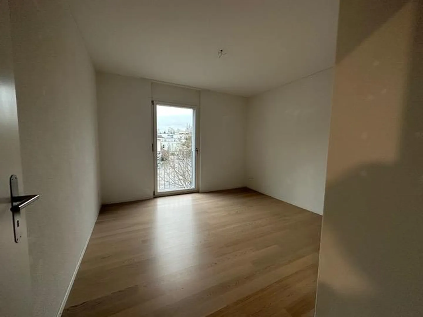 Modern Penthouse Living – Spacious, Central and Close to the Swimming Pool - Photo 9 of 13