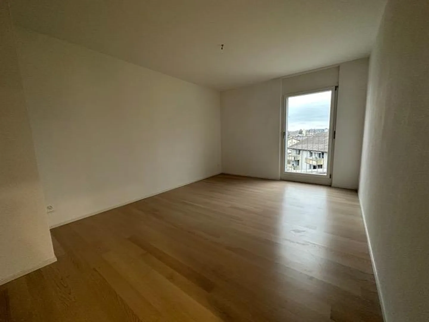Modern Penthouse Living – Spacious, Central and Close to the Swimming Pool - Photo 10 of 13