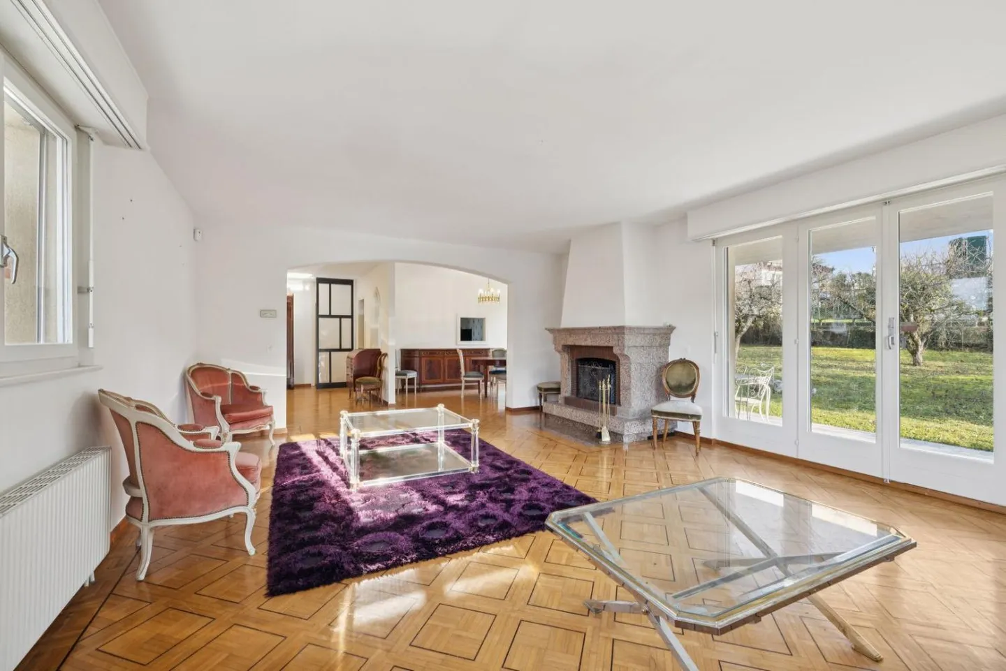 GERÄUMIGE EINFAMILIENHAUS IM EG MIT GROSSEM POTENZIAL - Foto 2 von 12