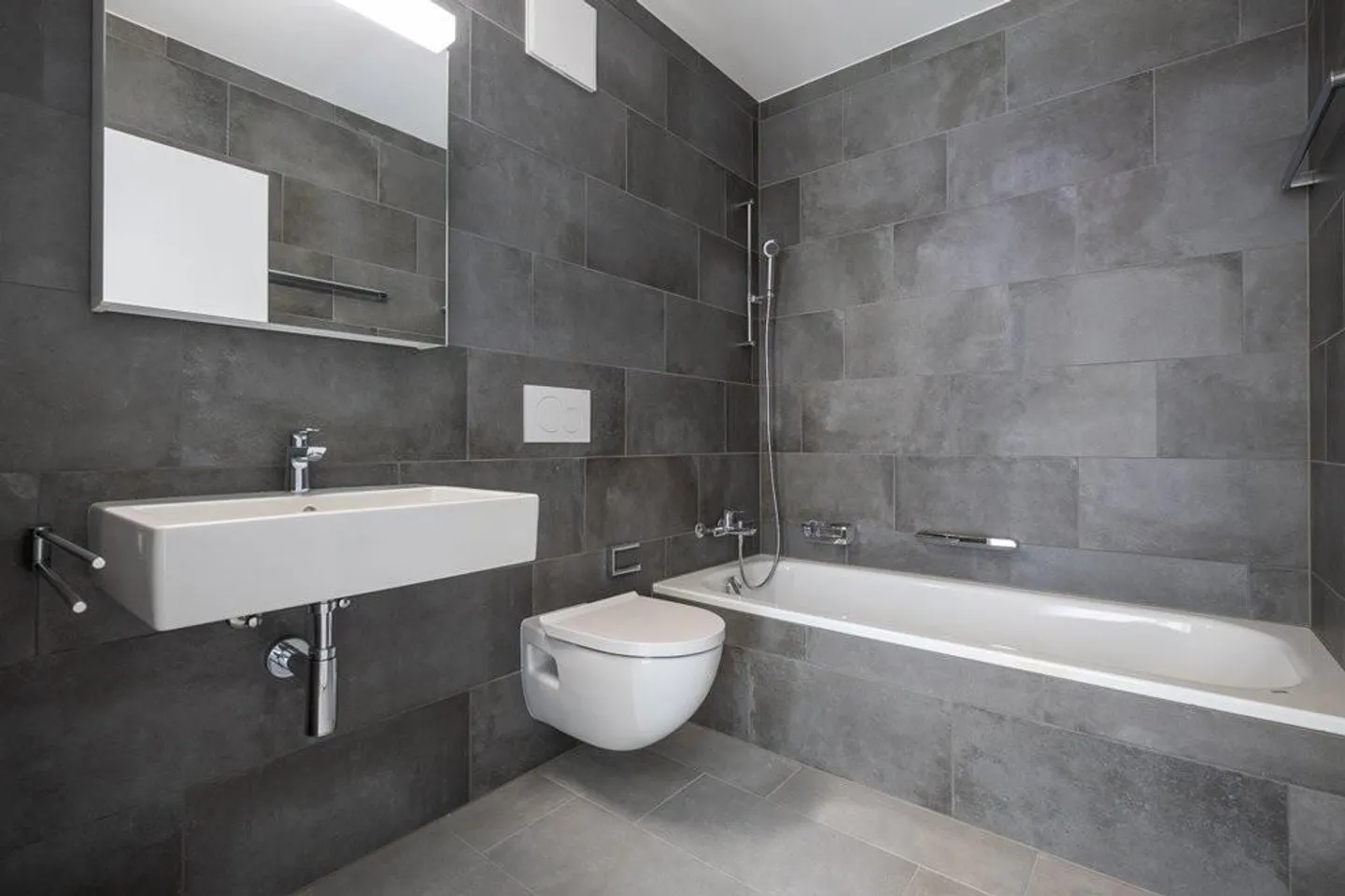 We rent bright and modern 4.5 rooms with private garden - Photo 6 of 8