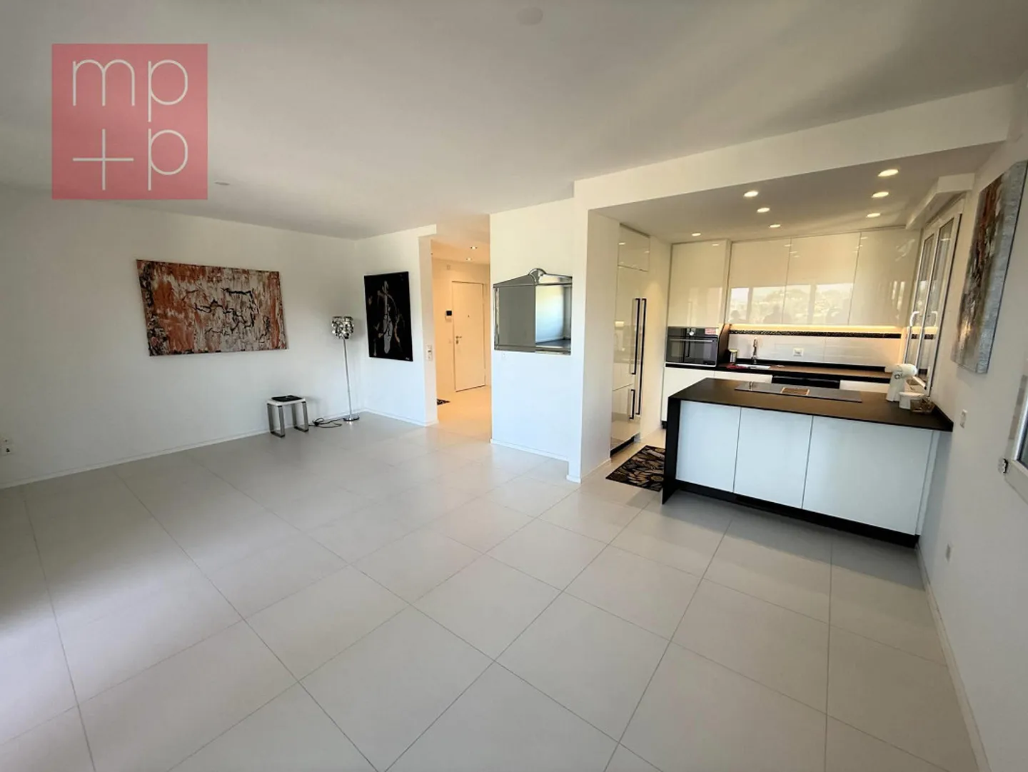 Penthouse - Paradise - Photo 2 of 8