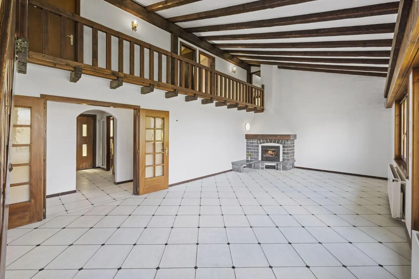 6.5 Room House - Photo 7 of 13