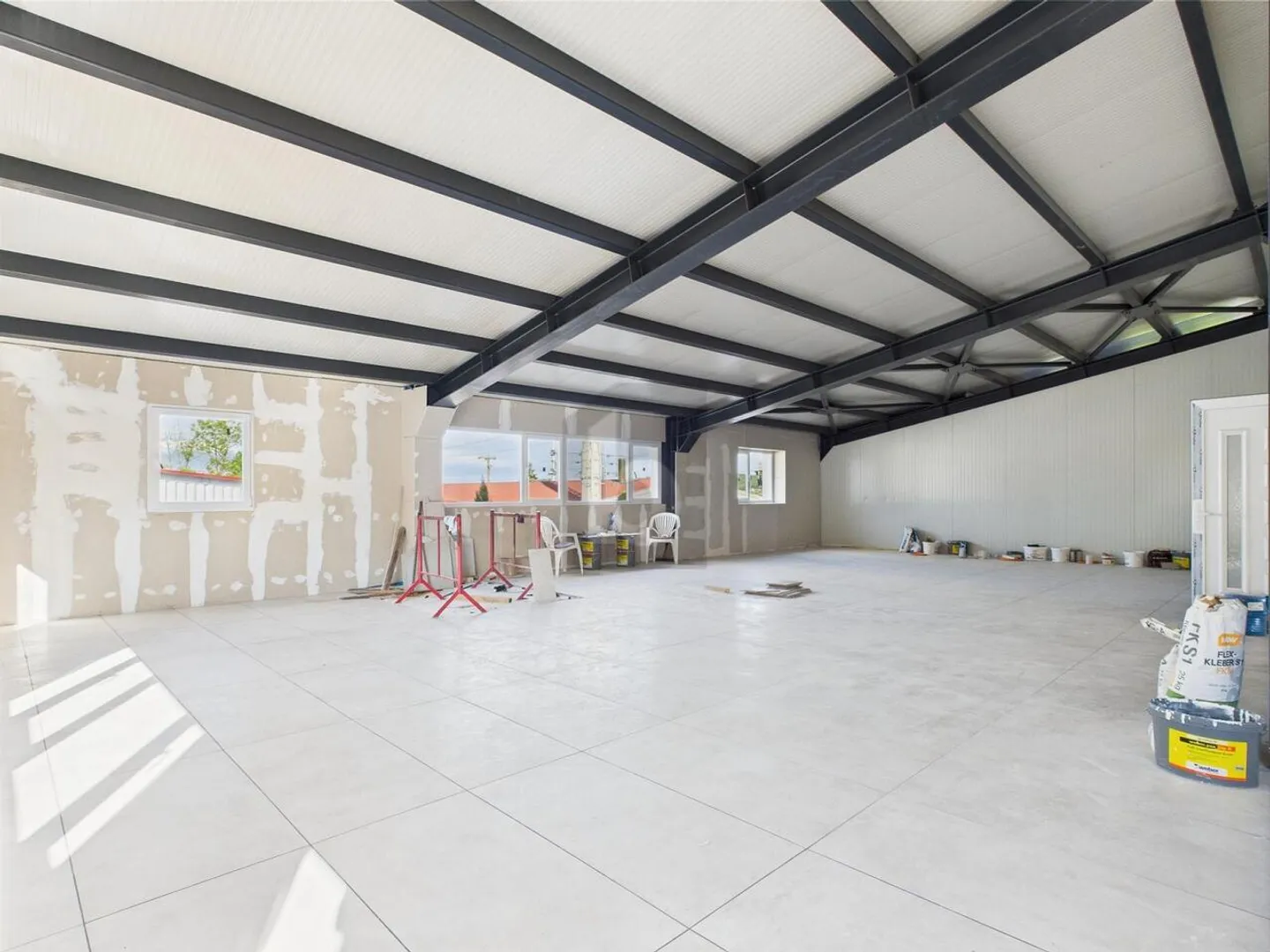 Modern Office Space in Oensingen - Photo 2 of 5