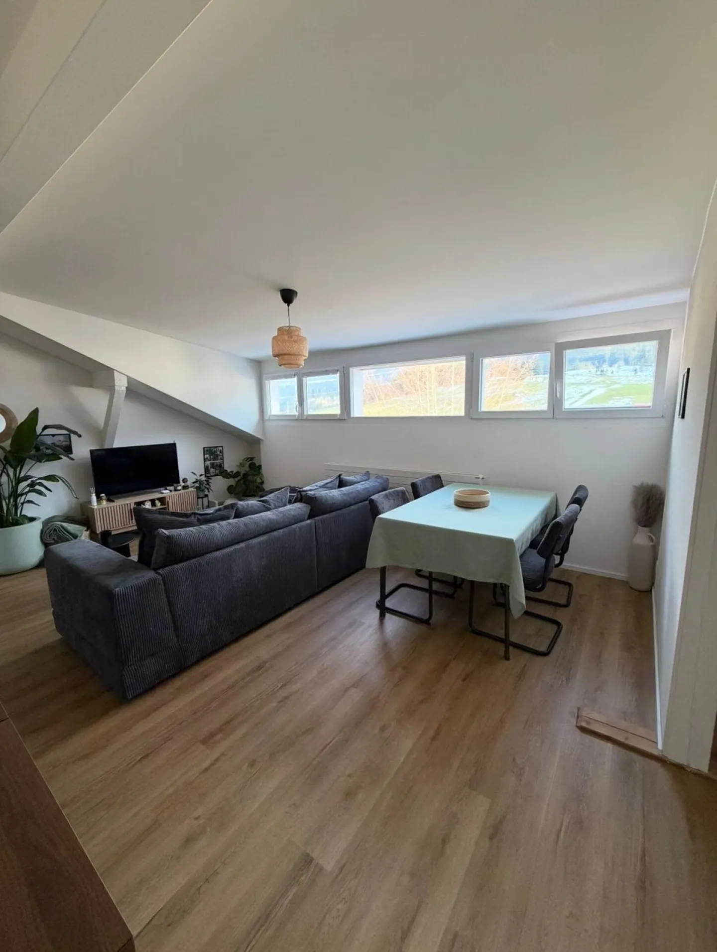 Bévilard, joli appartement rénové de 2.5 pces - Photo 3 of 9