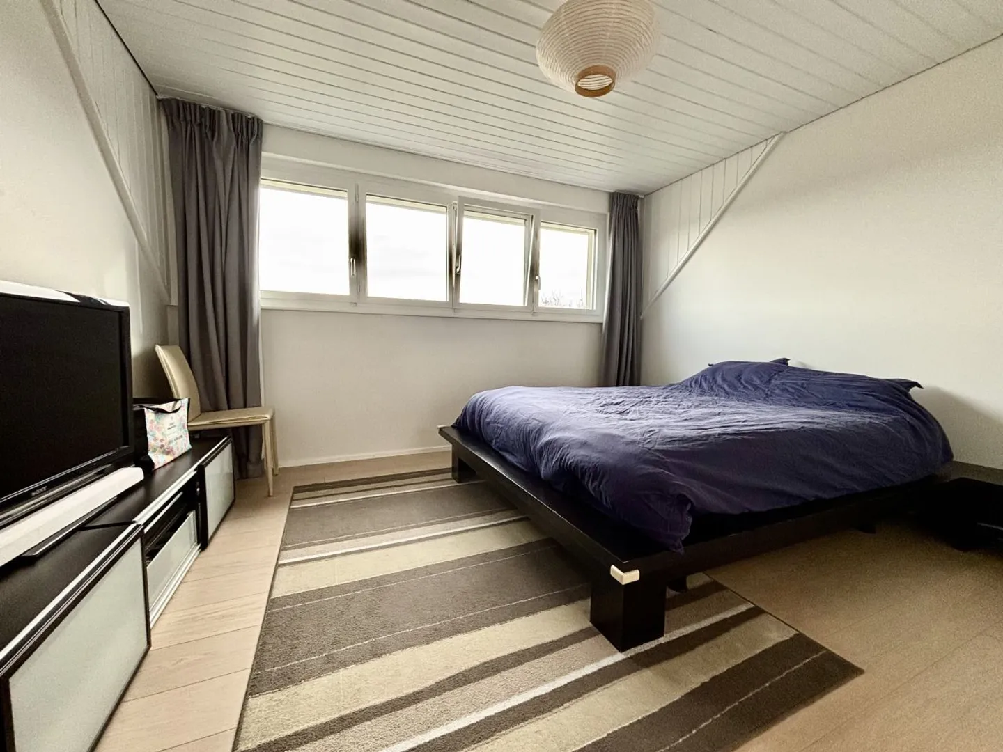 Schöne Villa mit großem Garten in Wohngebiet in Penthalaz - Photo 11 of 13