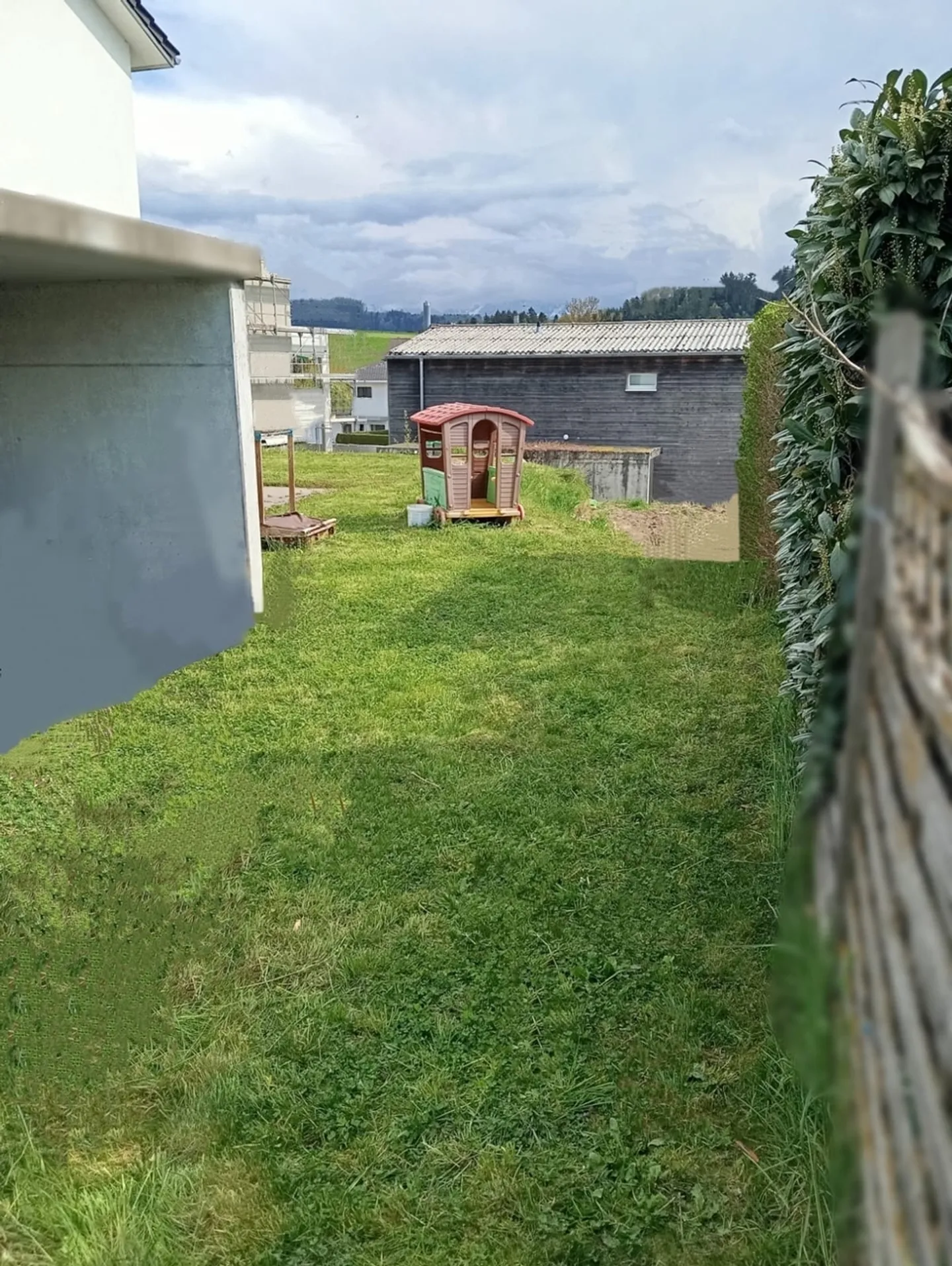 Modernes 5.5-Zimmer-Doppelhaus an ruhiger Lage in Schmitten FR - Foto 7 von 8