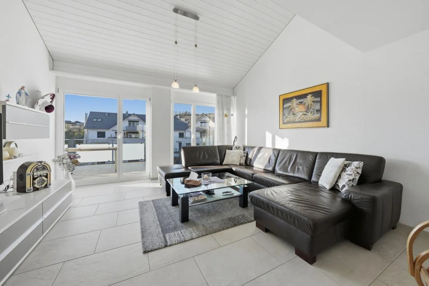 Spacious penthouse apartment with plenty of light and three balconies - Photo 1 of 24