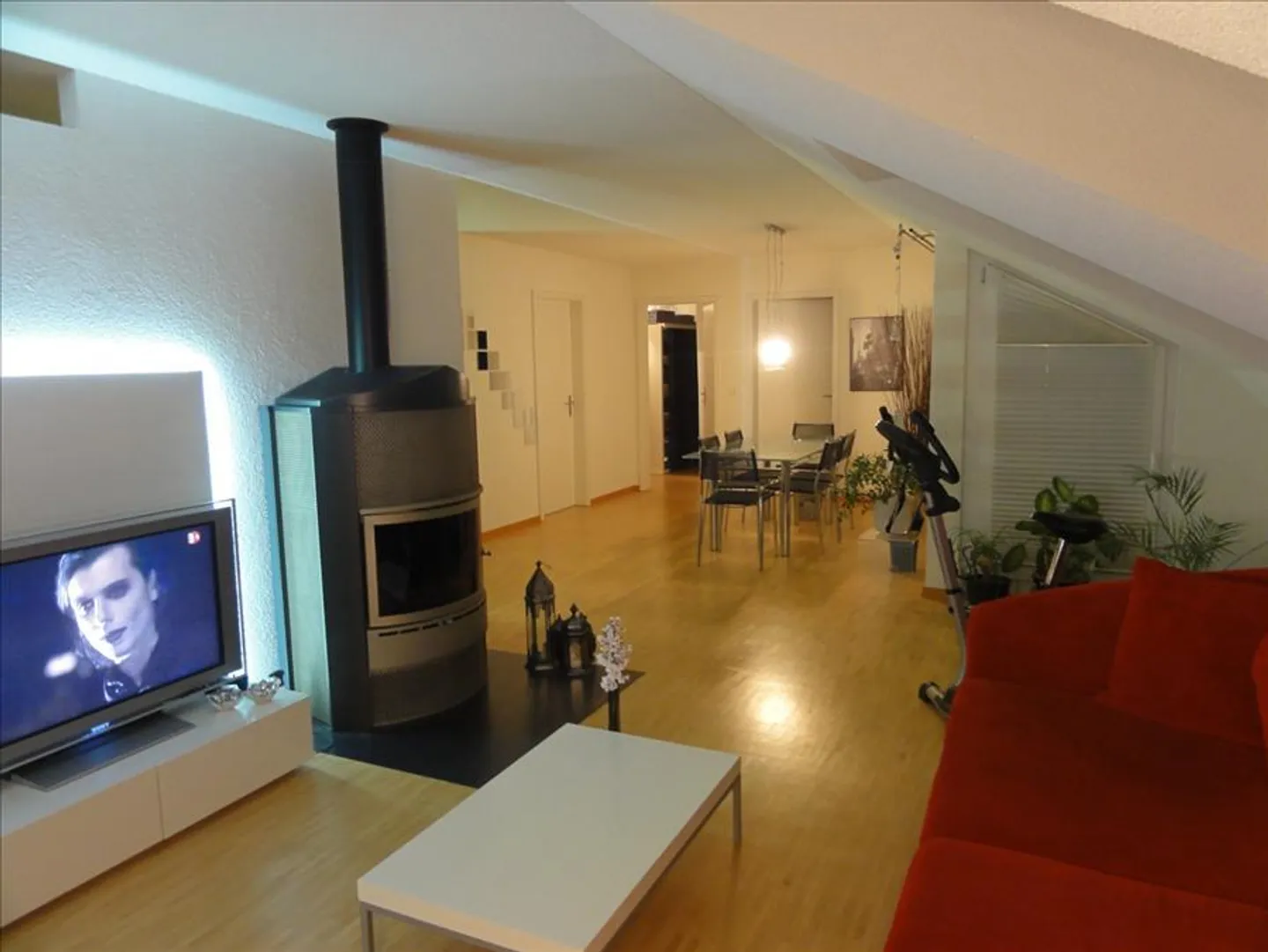 Propriété moderne dans un environnement calme - Photo 2 sur 8