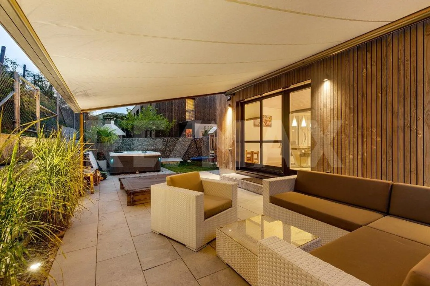 Exklusives Doppeleinfamilienhaus mit Aussicht - Foto 10 von 13
