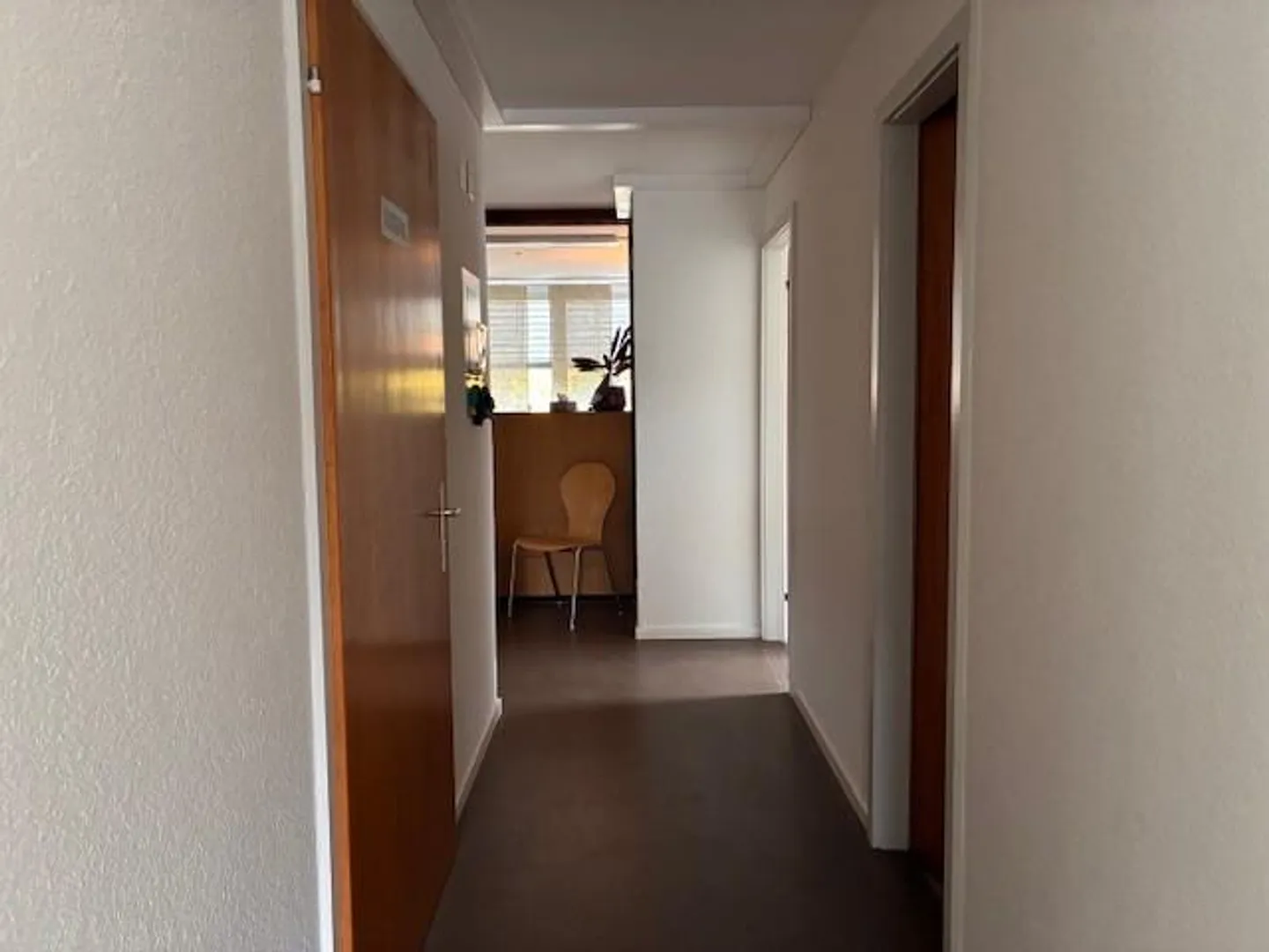 Grosszügige Büroräume - Foto 2 von 10