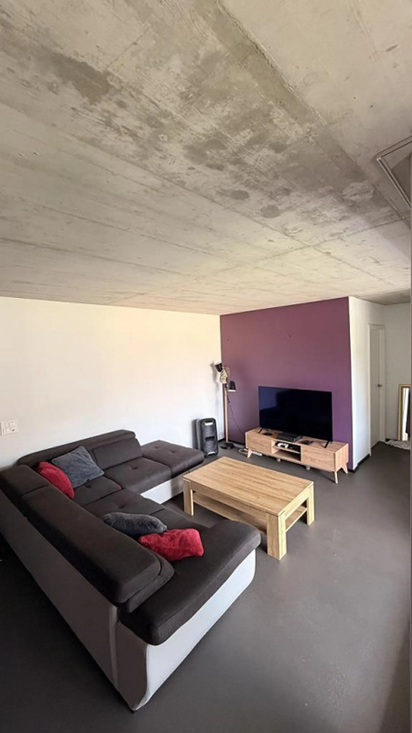 Appartement Spacieux en Quartier Calme - Photo 2 sur 8