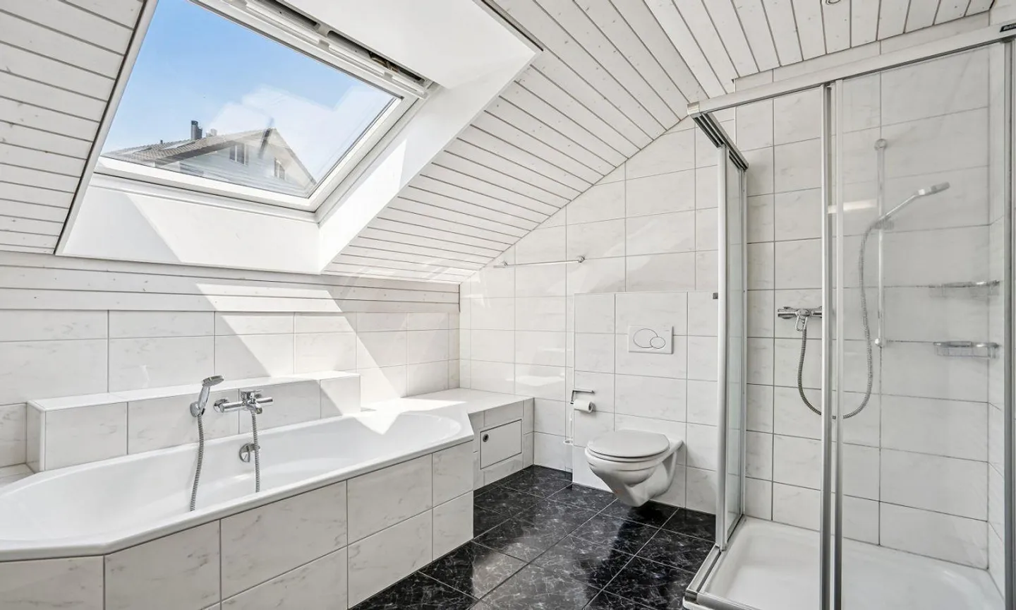 LIVING & WORKING UNITED - QUIETLY LOCATED, CLOSE TO THE CITY AND EXCLUSIVE ***** - Photo 8 of 21