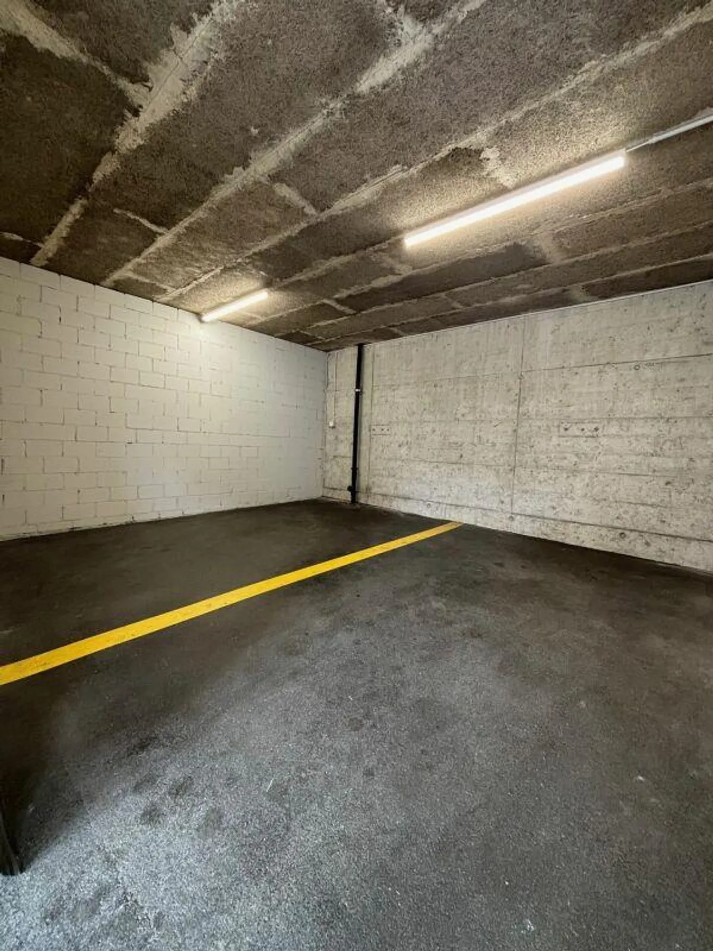 Lagerraum mit Parkplatz - Foto 3 von 5