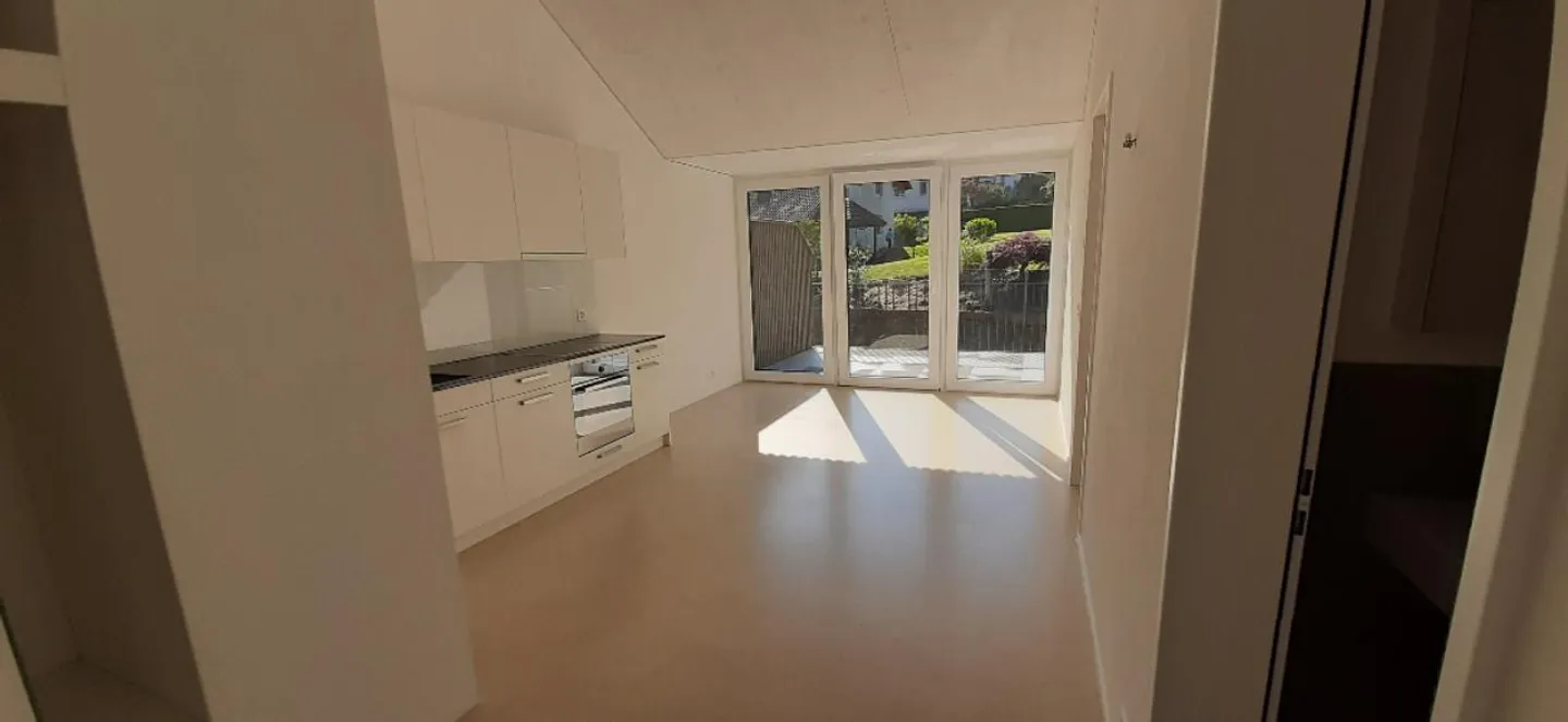 Appartement moderne de 2,5 pièces sous les toits à Wuppenau - Photo 1 sur 7