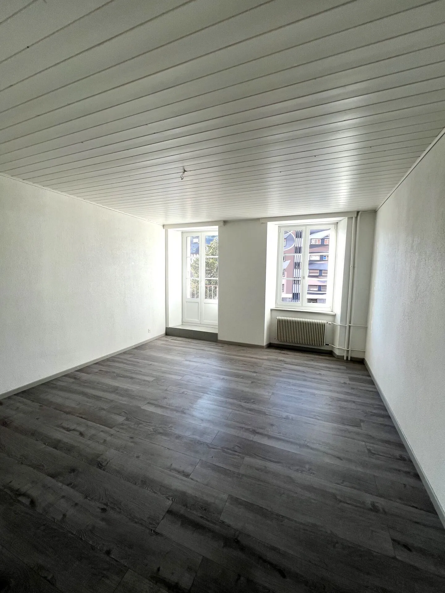 Le Locle, beautiful 4-room apartment with balcony on the 1st floor - Photo 3 of 7