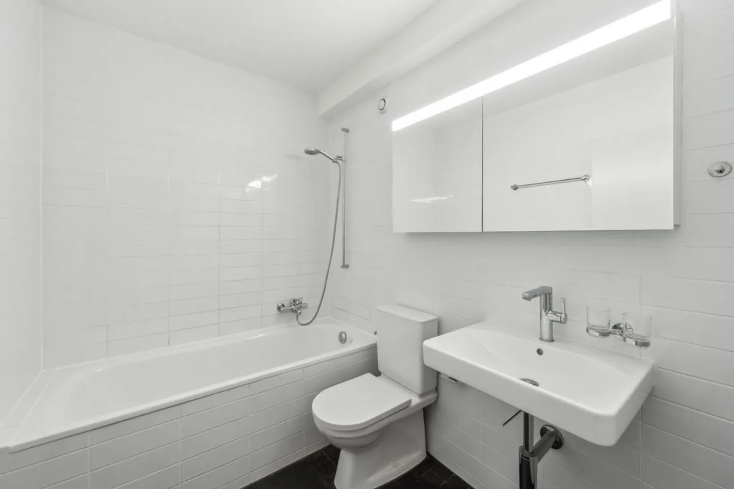 Appartamento recentemente ristrutturato con balcone spazioso - Foto 3 di 9