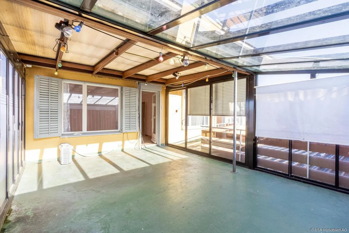 Single-family house with workshop and storage areas, ideal for living and working - Photo 12 of 17