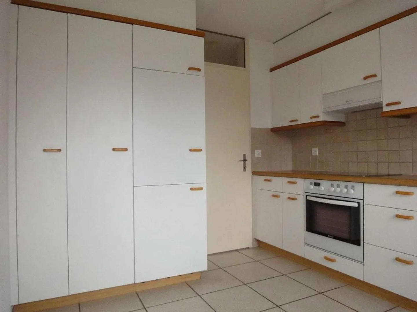Beautifully located in Engerfeld - Photo 3 of 10