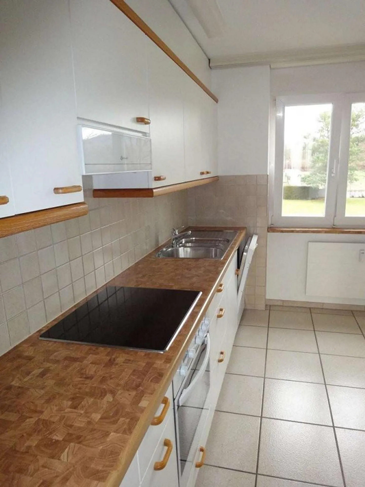 Beautifully located in Engerfeld - Photo 4 of 10