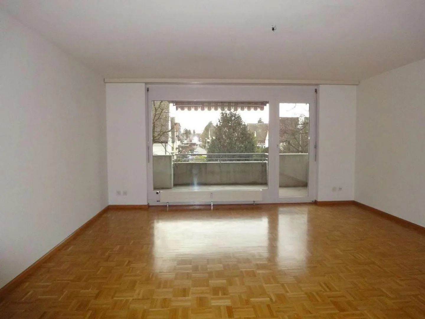 Beautifully located in Engerfeld - Photo 7 of 10