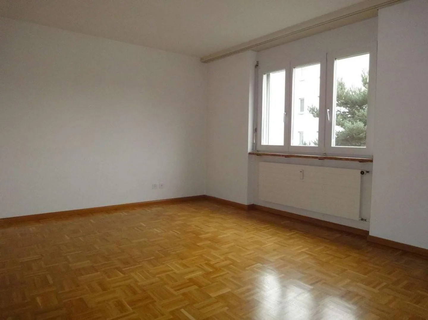 Beautifully located in Engerfeld - Photo 8 of 10