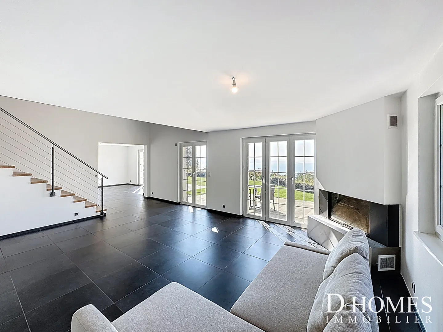 UNIQUE SITUATION I Charming property with panoramic view of the lake - Photo 5 of 46