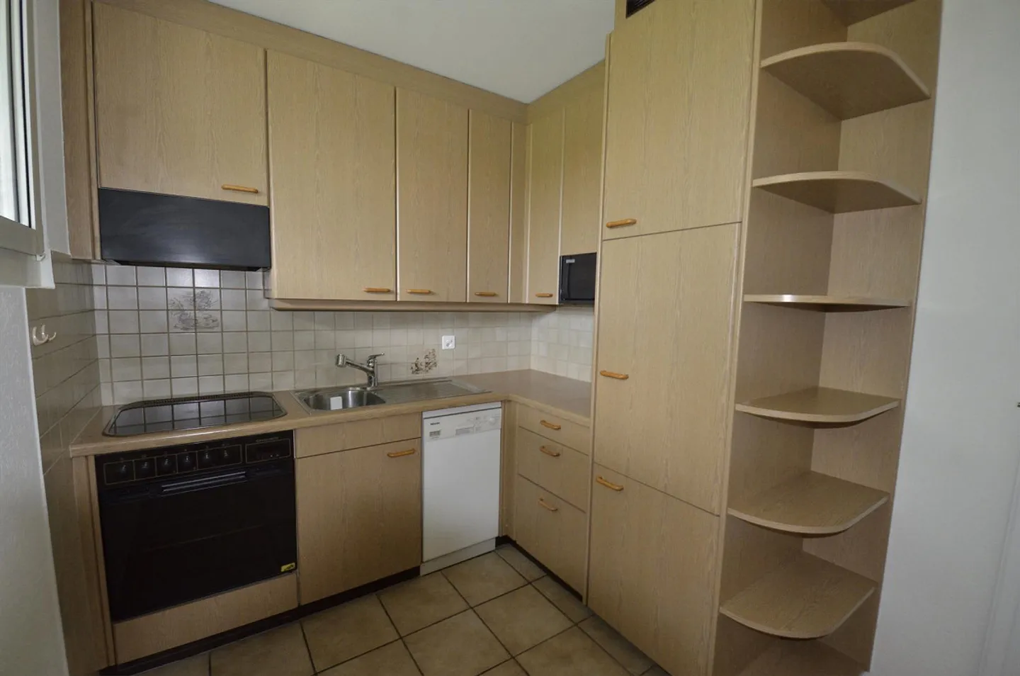 Appartement de 3 pièces fraîchement rénové à louer - Photo 2 sur 7