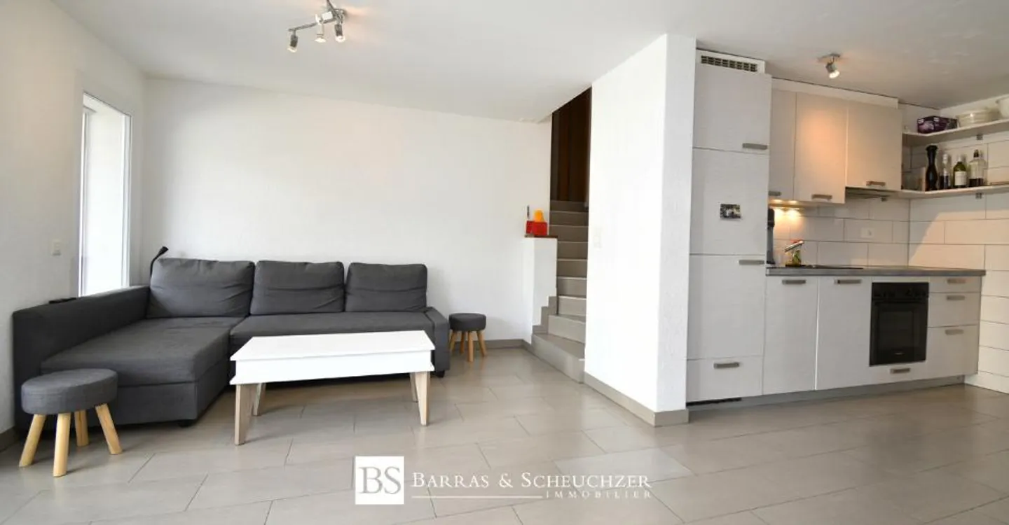 3,5 Zimmer mit Außenbereich in einem Dorfhaus - Foto 1 von 6
