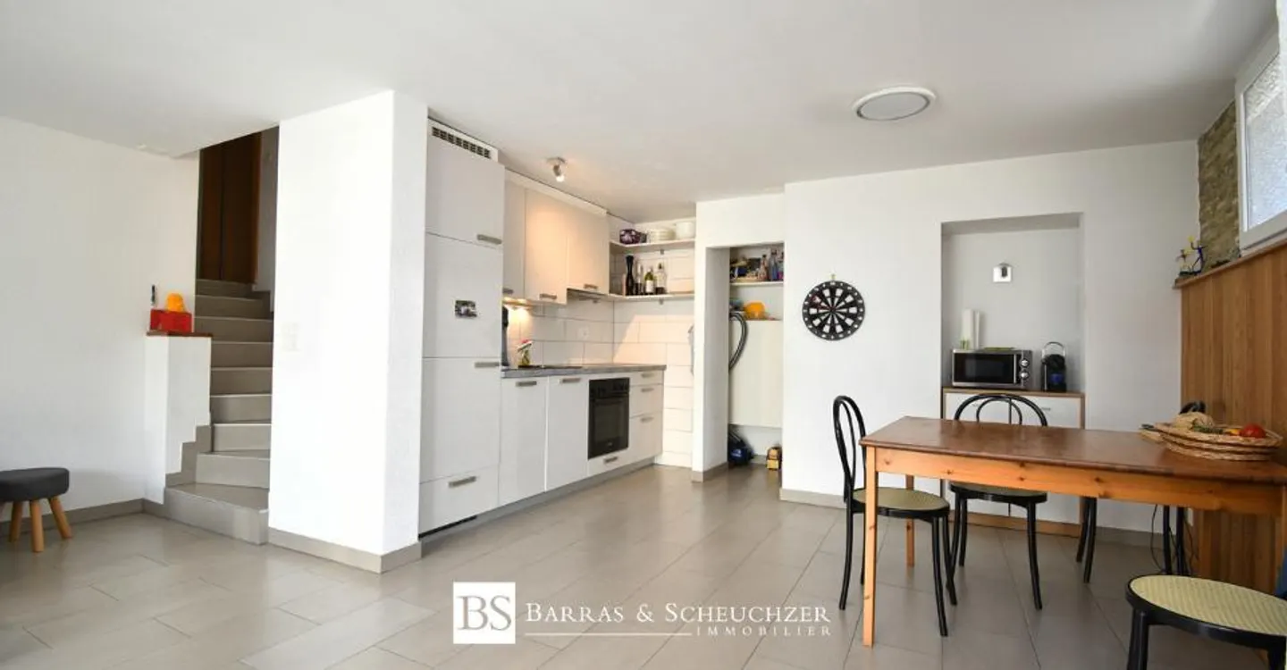 3,5 Zimmer mit Außenbereich in einem Dorfhaus - Foto 4 von 6