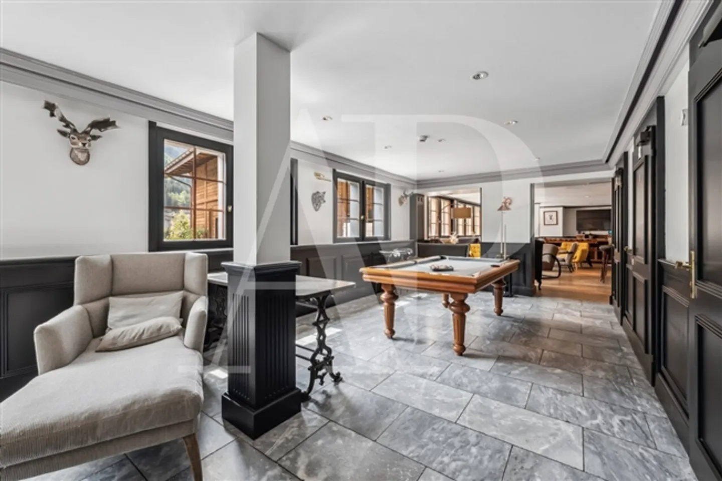 HOTEL CHAMOIS FOR SALE - Photo 5 of 13