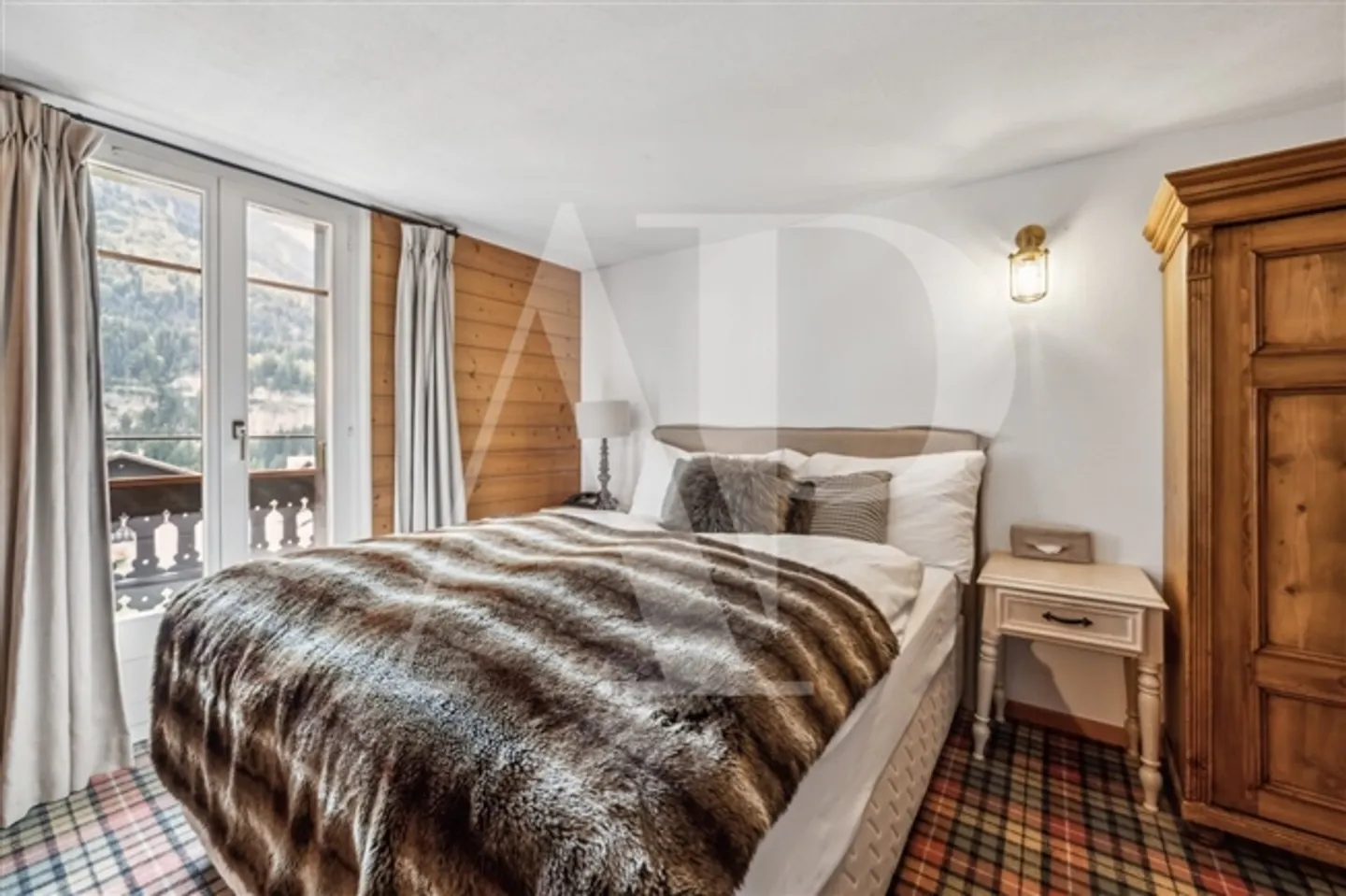 HOTEL CHAMOIS FOR SALE - Photo 6 of 13