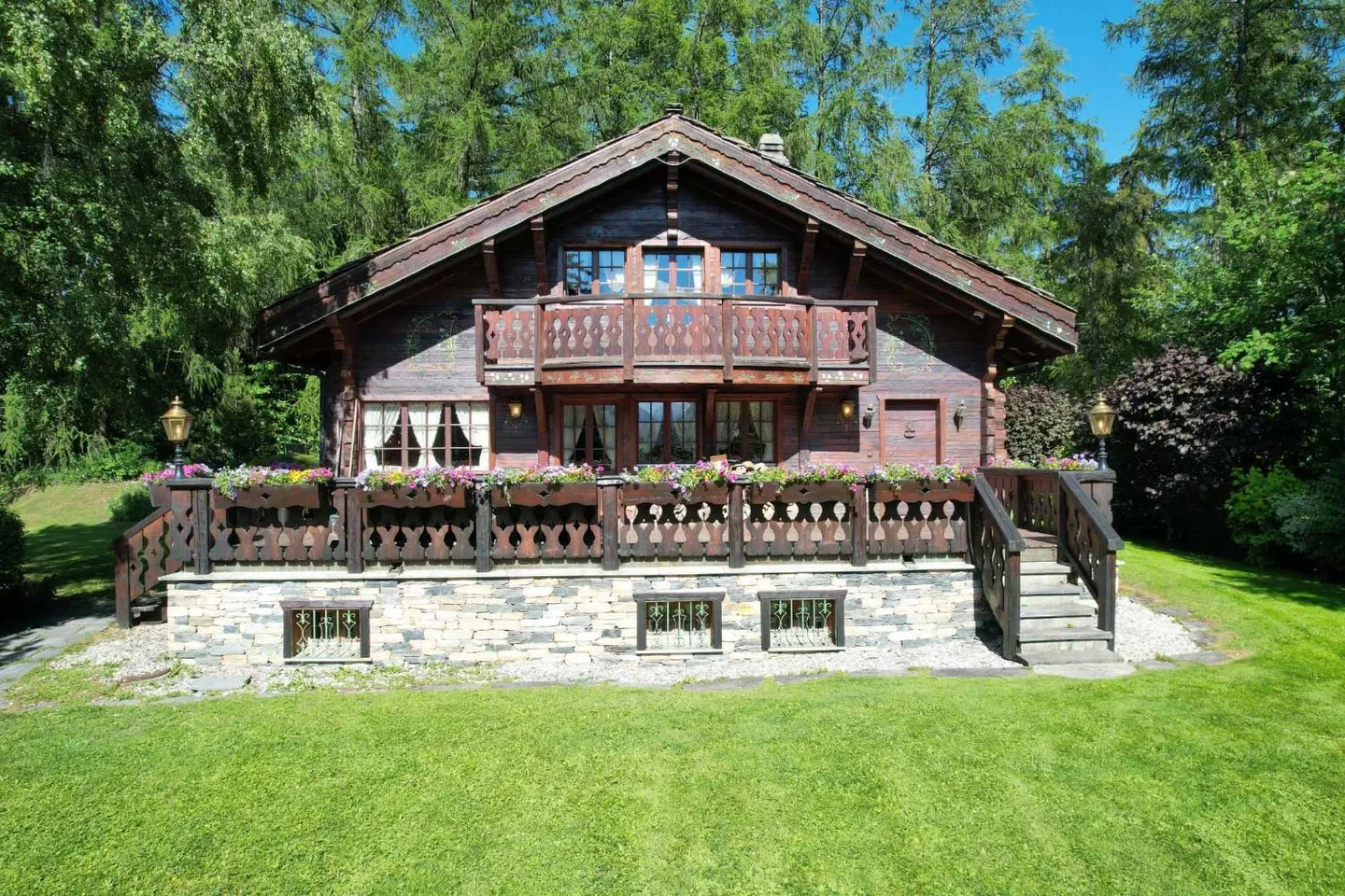 Chalet 6.5 Zimmer - Foto 2 von 12
