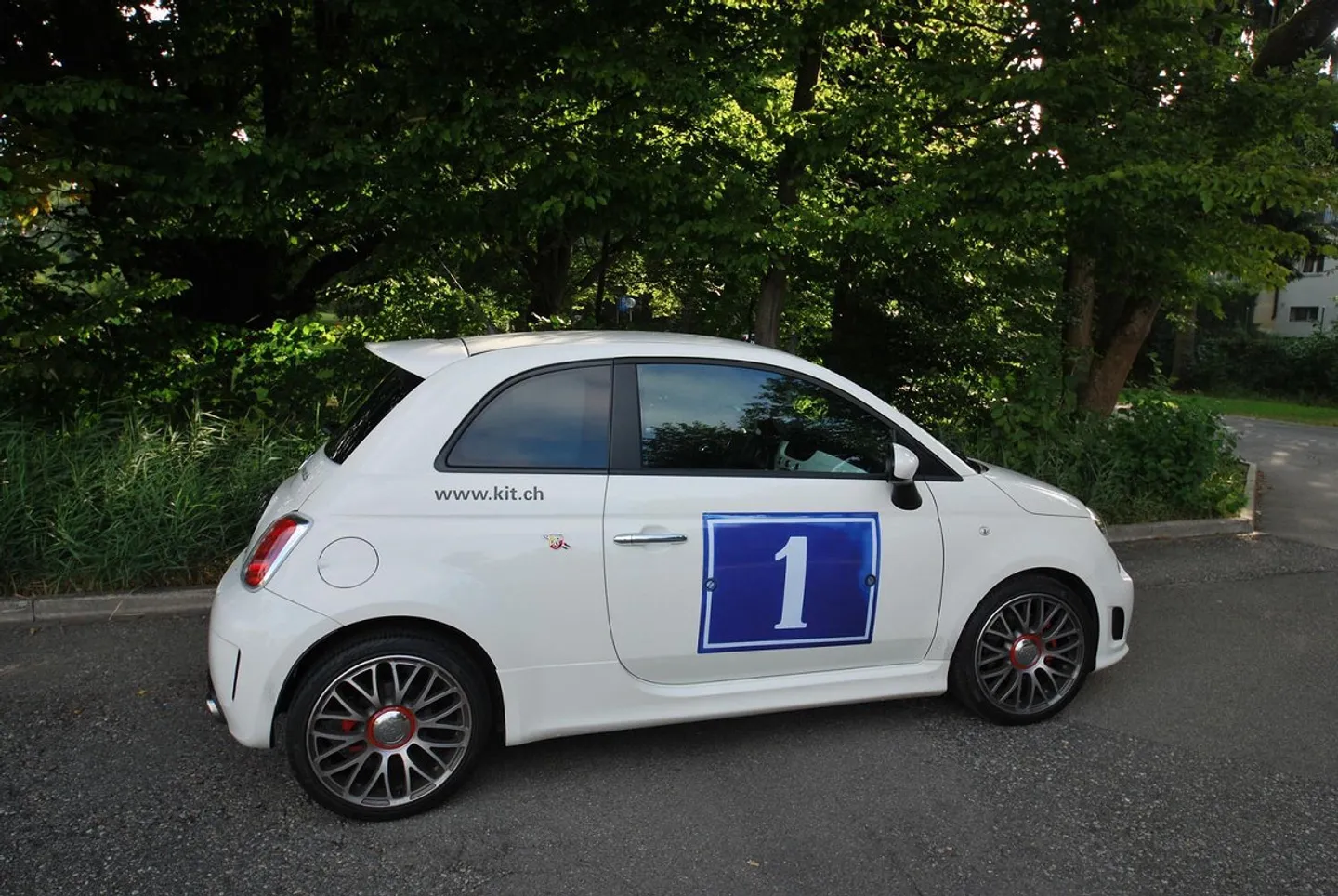 Parking space in UN garage in Zurich-Seebach - Photo 1 of 1