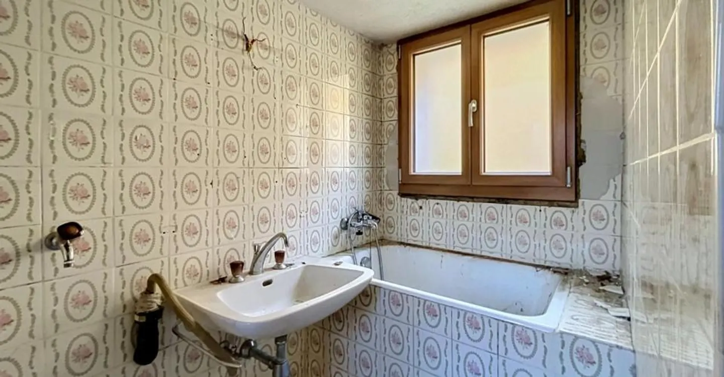Wohnung mit Renovierungspotential und Blick auf die Berge - Foto 6 von 11