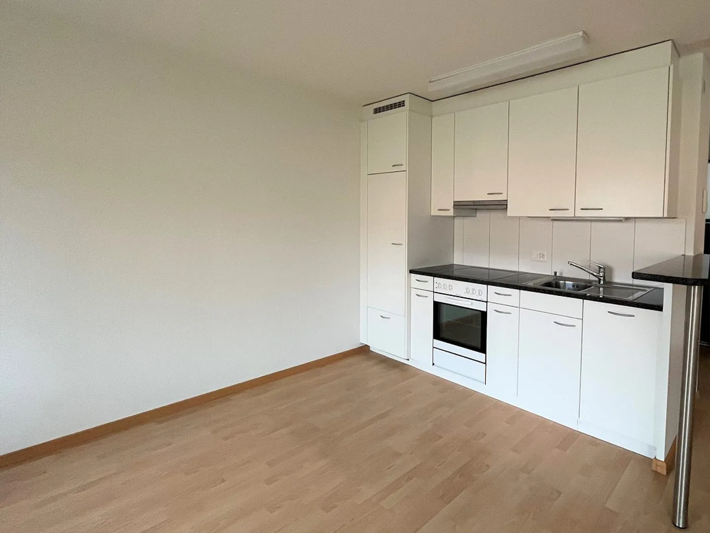 Attractive Single Apartment in Suhr - Photo 3 of 6