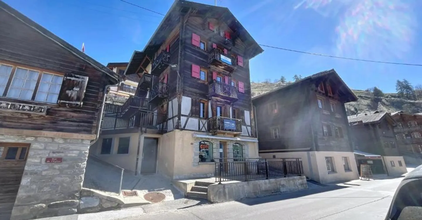 Wohnung mit Renovierungspotential und Blick auf die Berge - Foto 8 von 11