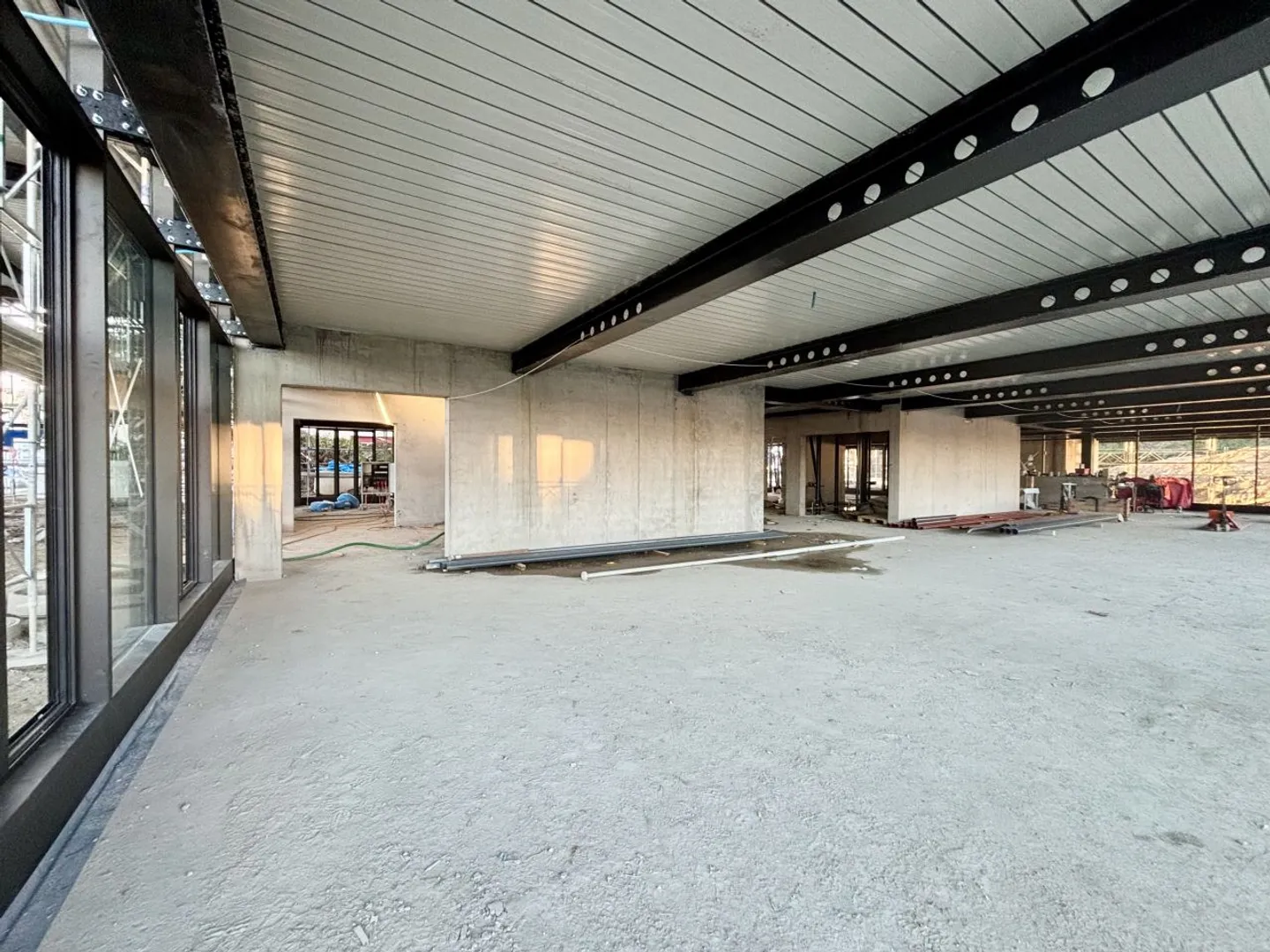 Sales area in the final phase of construction in the industrial zone of Saint-Prex - Photo 9 of 12