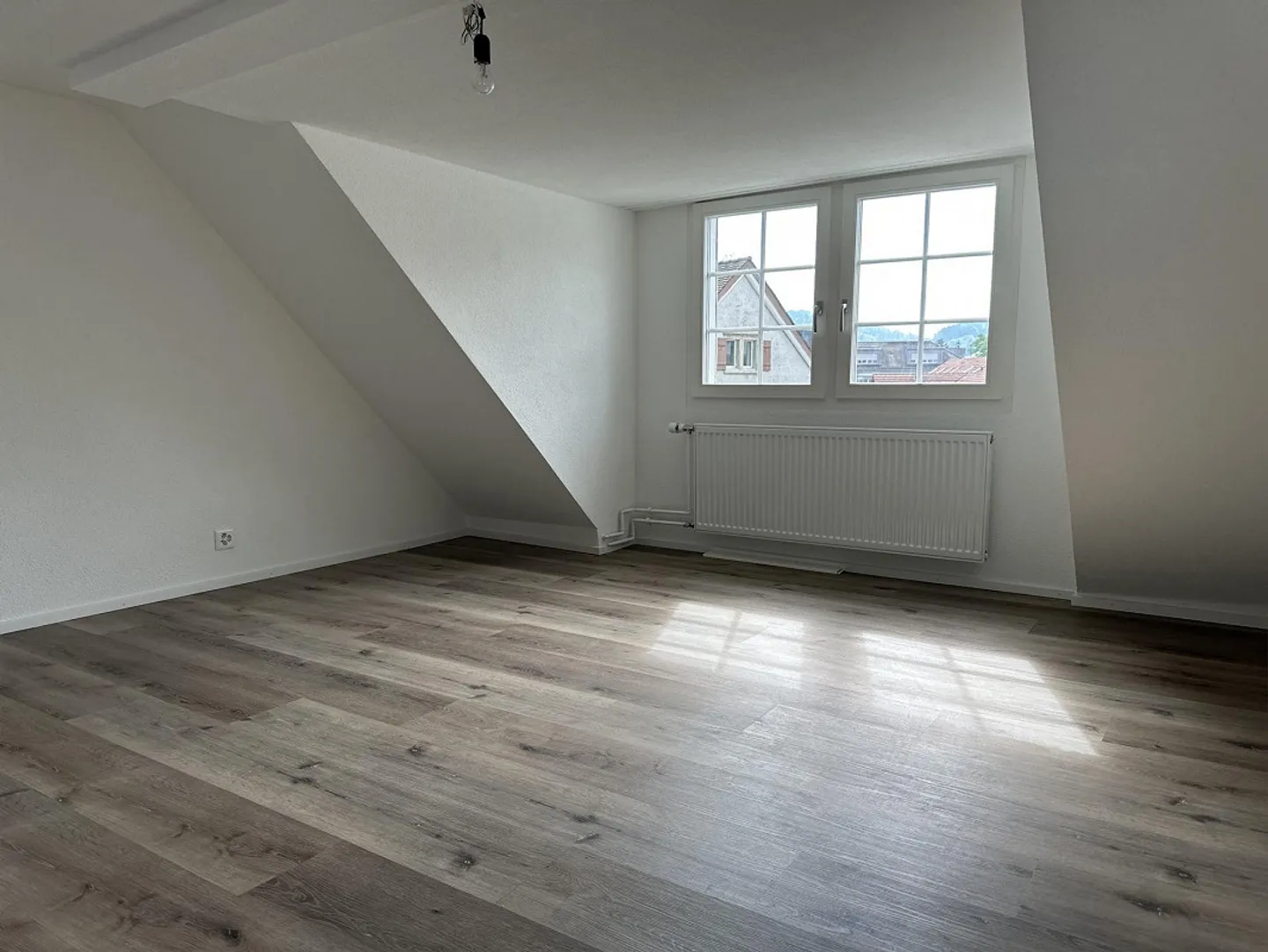 Appartamento elegante con 2.5 stanze dopo ristrutturazione completa - Foto 10 di 11