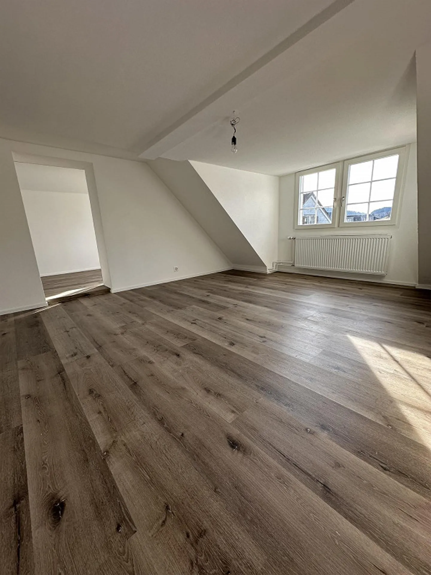 Appartamento elegante con 2.5 stanze dopo ristrutturazione completa - Foto 2 di 11