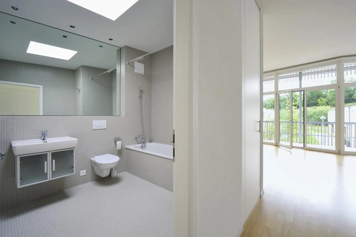 Grosszügige 2 1/2-Zimmmerwohnung im Grünen mit Gartensitzplatz - Foto 9 von 11