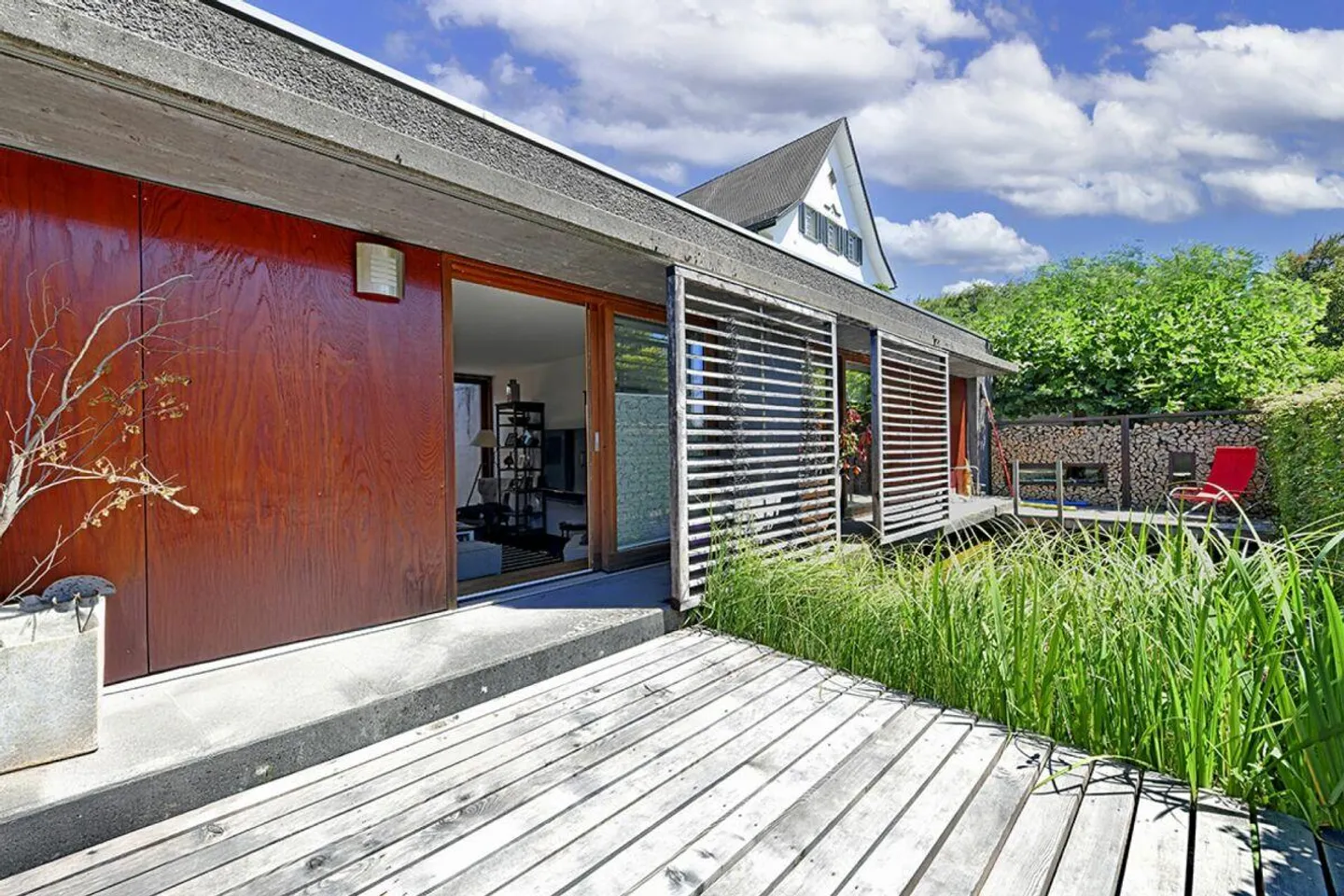 4.5-Room Middle House with Extraordinary Architecture - Photo 11 of 16