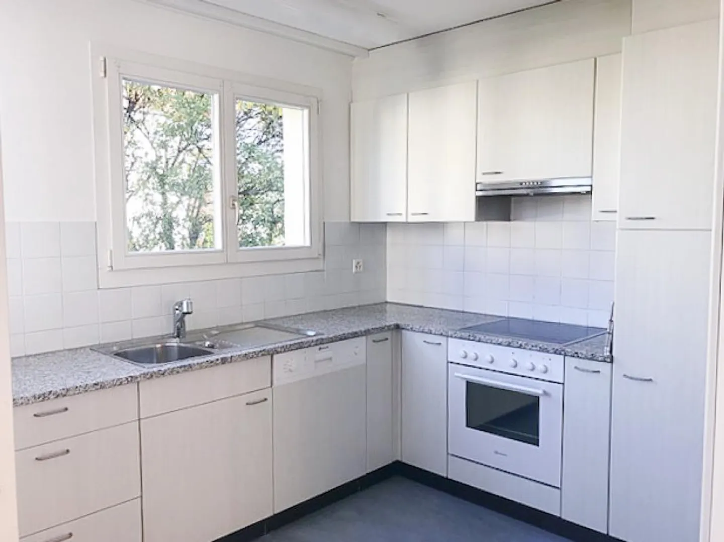 Family Apartment in the Green - Photo 2 of 10