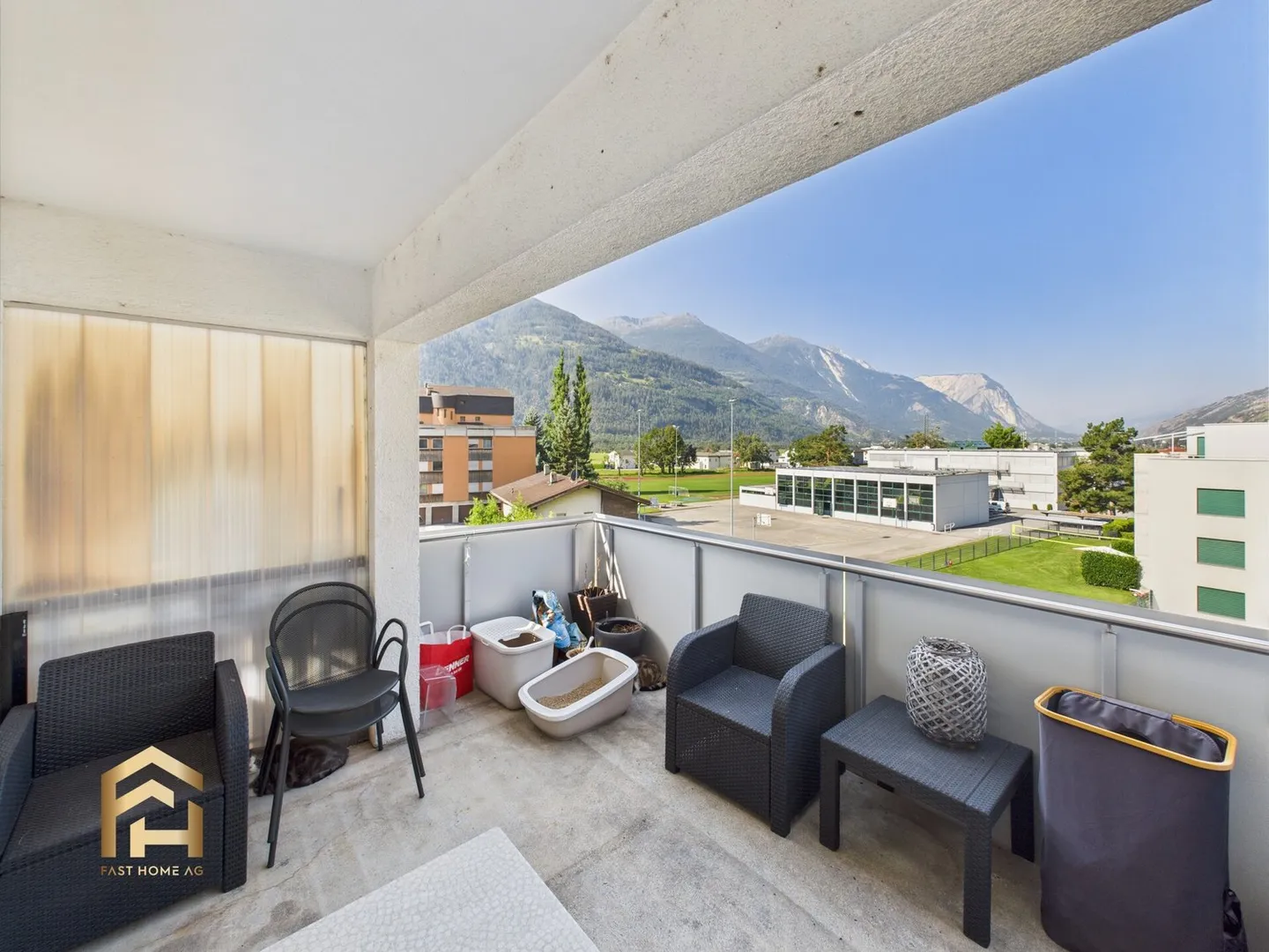 Bright 4.5-room apartment with large balcony and stunning mountain view - Photo 11 of 13