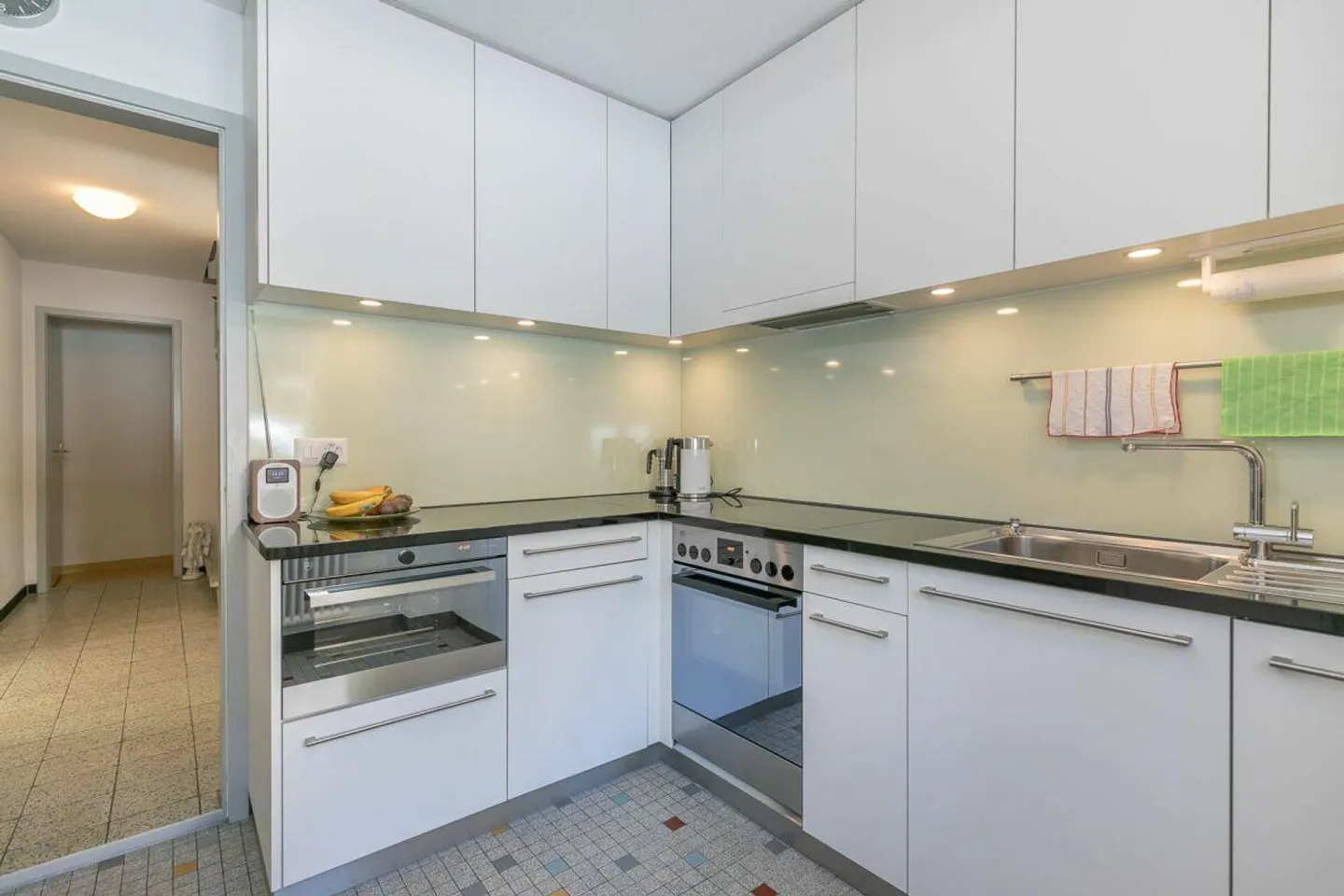 Maison jumelée de 4,5 pièces avec terrain généreux - Photo 8 sur 16