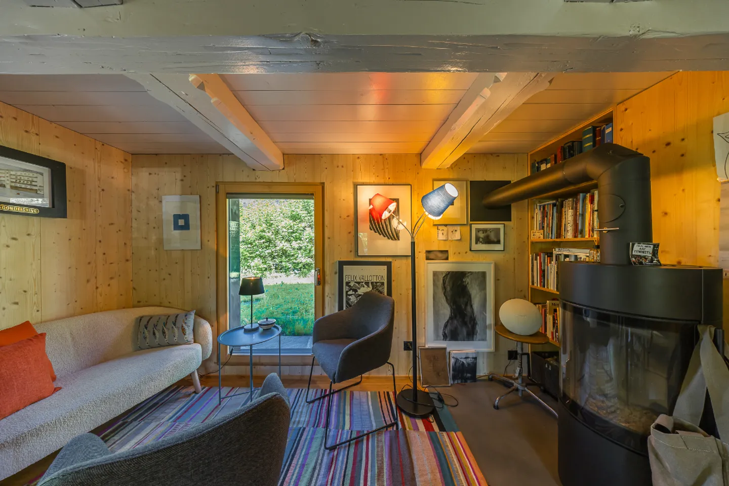 Property with Character: Renovated Attic with Tree Garden - Photo 6 of 13