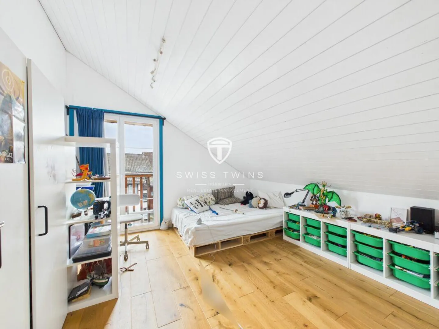 Stylish 6.5-room apartment in a historic building in Volken - Photo 7 of 18