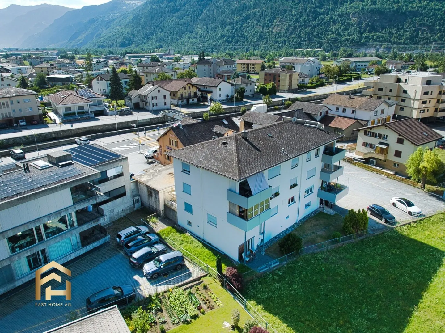 Bright 4.5-room apartment with large balcony and stunning mountain view - Photo 13 of 13