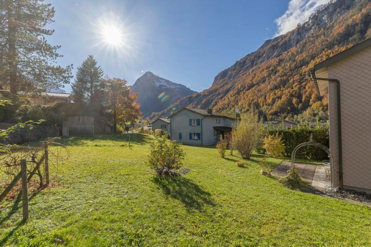 Maison jumelée de 4,5 pièces avec terrain généreux - Photo 13 sur 16