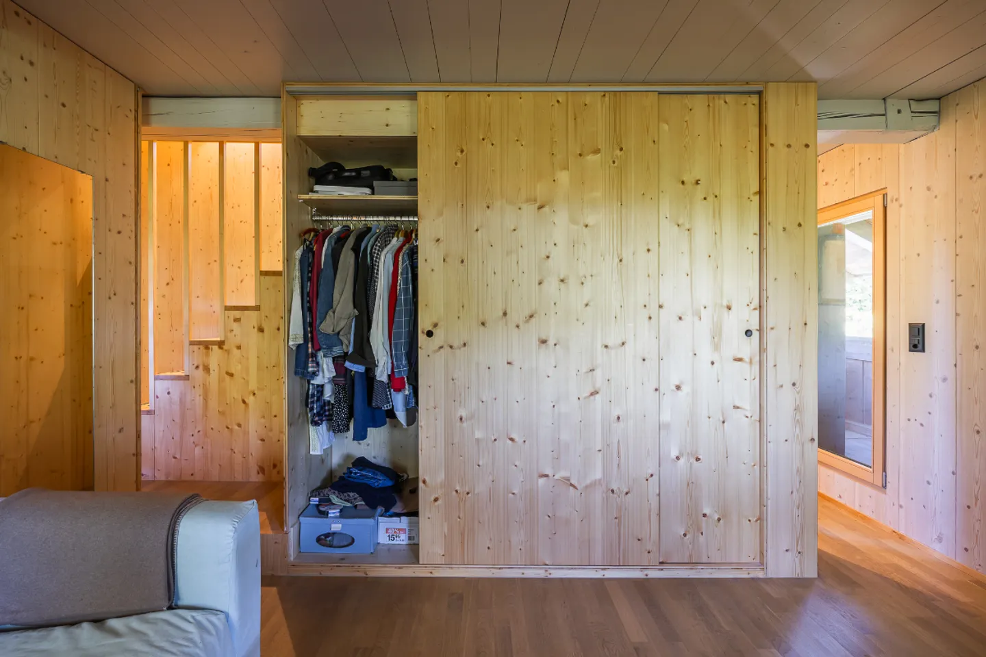 Property with Character: Renovated Attic with Tree Garden - Photo 9 of 13